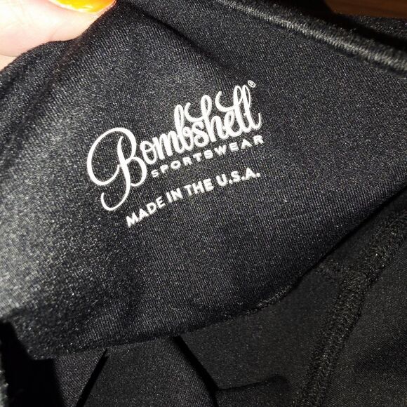 BOMBSHELL "UPLIFT" SPORTSWEAR Sz XS Scrunch Butt & Pockets Logo Workout Leggings - Picture 4 of 5